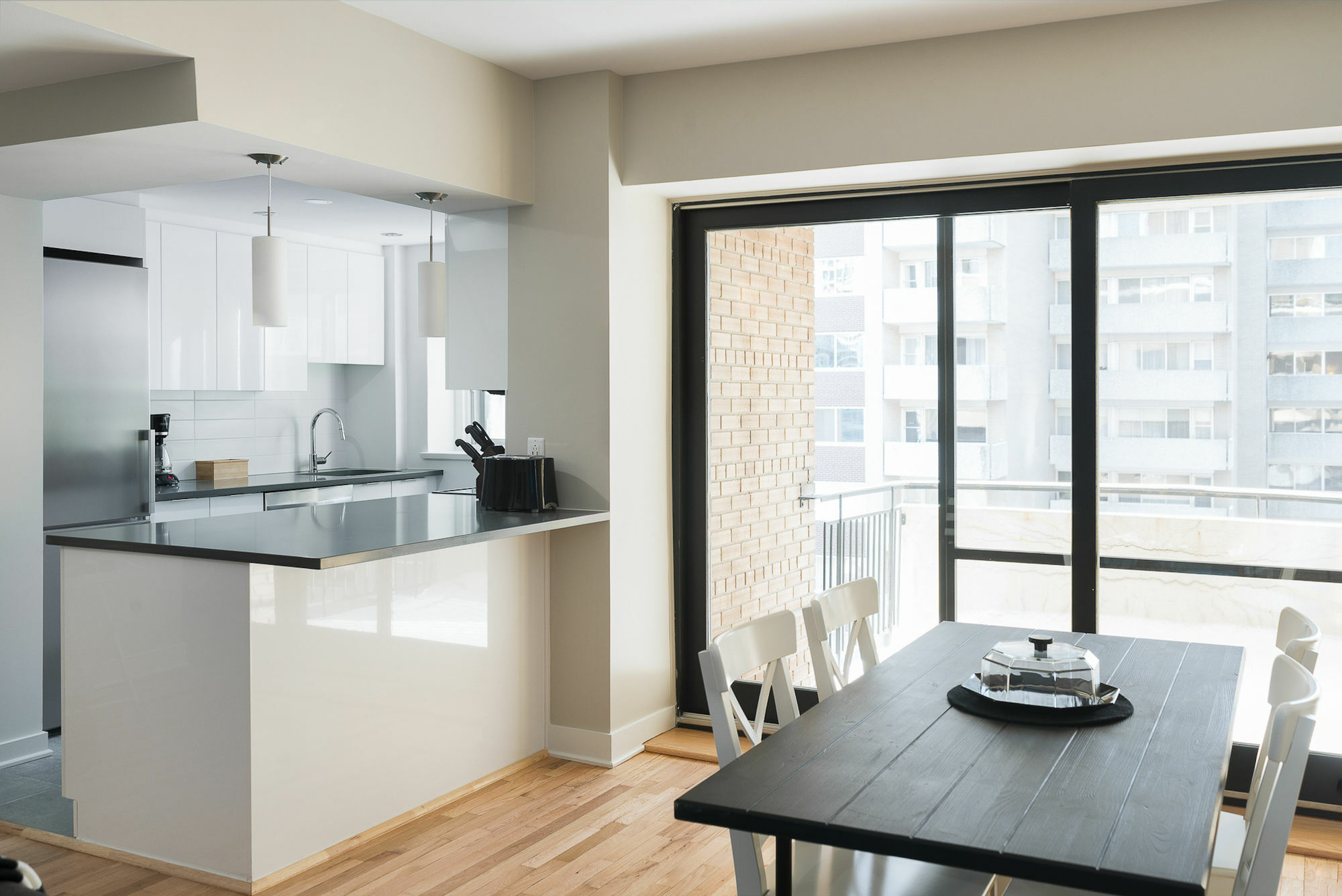 Stunning 2Br In Downtown Mtl By Sonder Apartment Montreal Ngoại thất bức ảnh