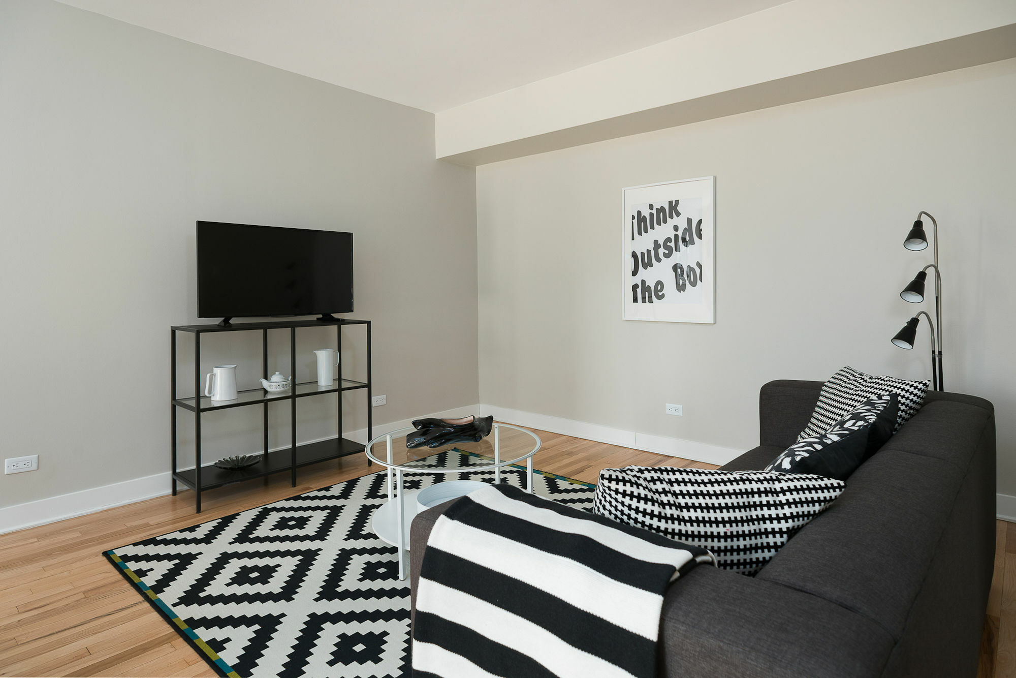 Stunning 2Br In Downtown Mtl By Sonder Apartment Montreal Ngoại thất bức ảnh